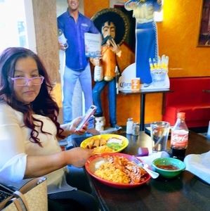 Meet your Posher, Evelyn